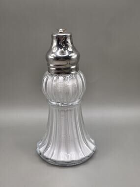 Vintage Lady Primrose Bee Powder Shaker | Royal Extract Dusting Silk